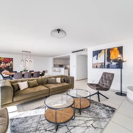 Luxury 4bd In Center & Lake View By Guestlee * Montreux